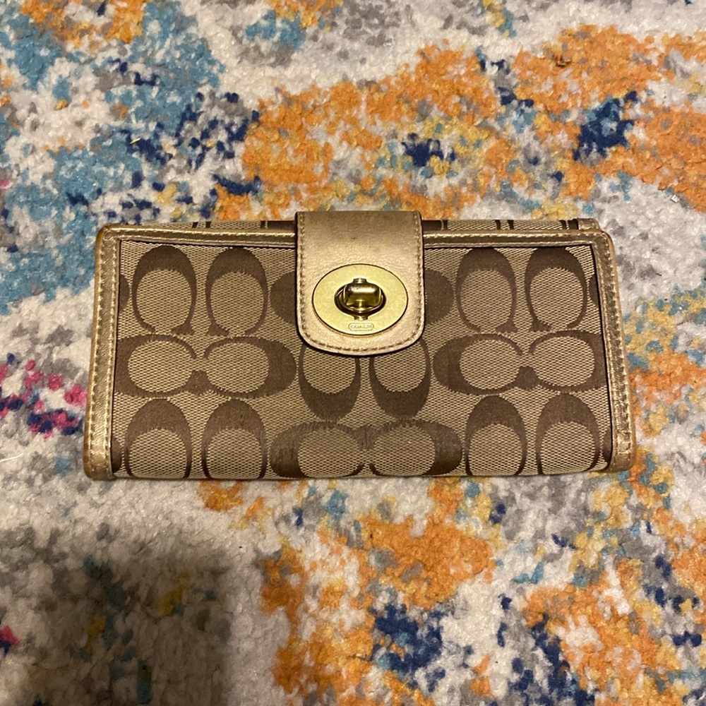Coach Signature Turnlock Slim Envelope Wallet - Picture 2 of 9
